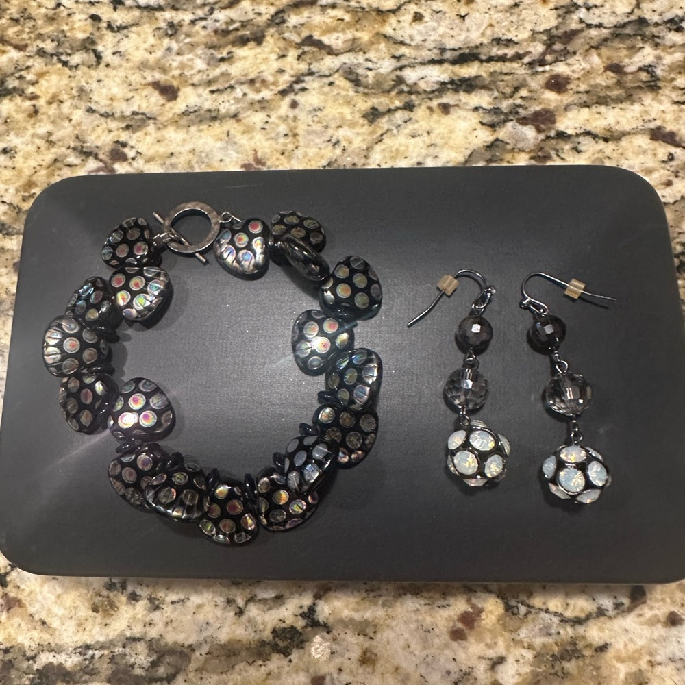 Elegant Black and Silver Jewelry Set